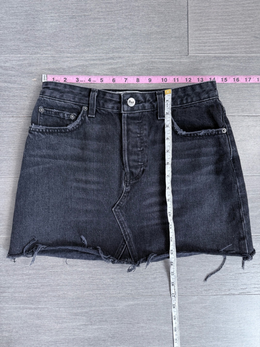 Reformation Denim Retooled Mini Skirt Pacific Washed Black 27 Raw Hem Distressed - Picture 15 of 16